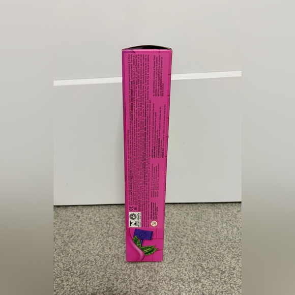 2001 Scooby-Doo Daphne Barbie doll - Picture 4 of 8